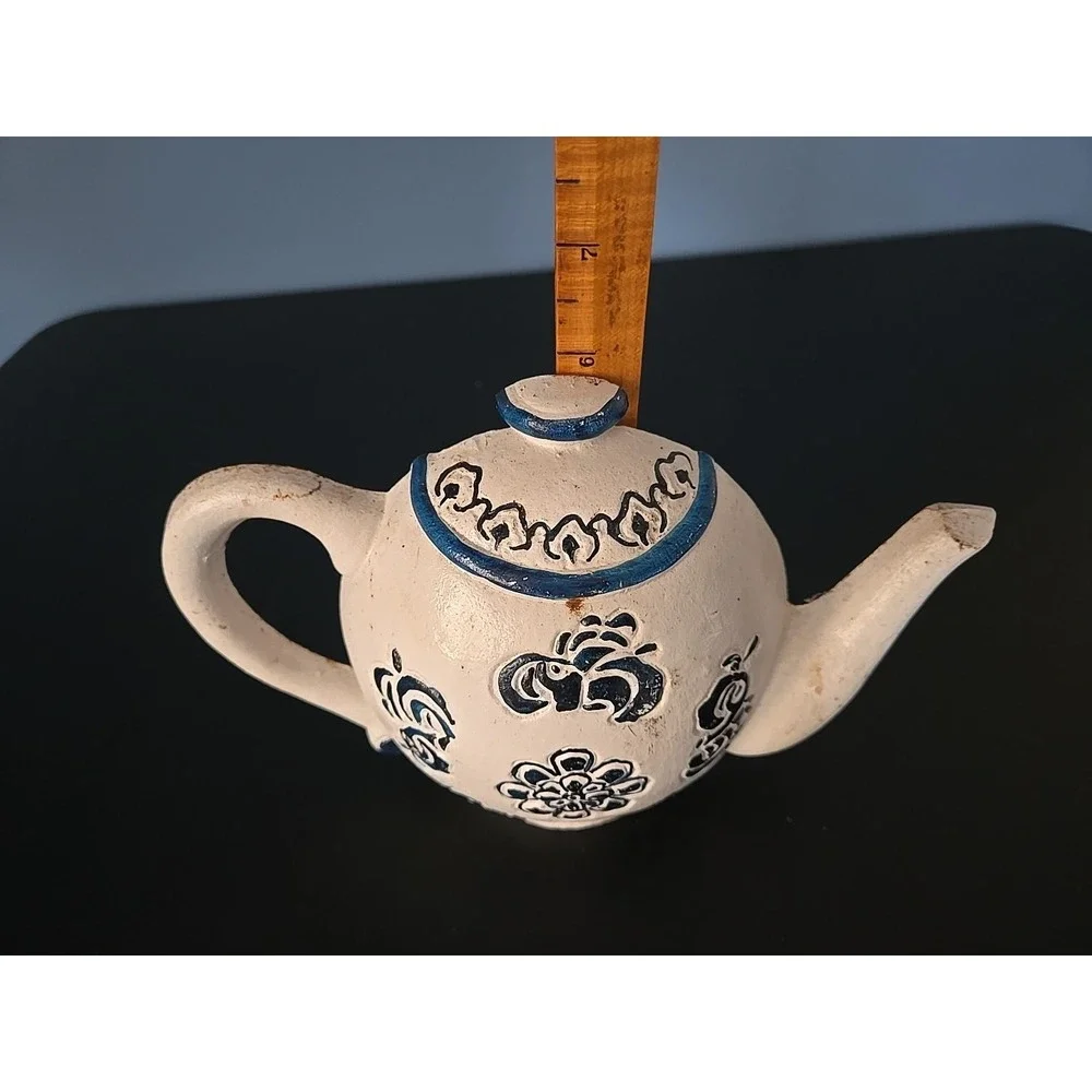 Vintage Cast Iron Teapot / Kettle‎ Blue And White Door Stopper Stay